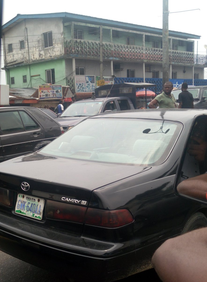 EmpressWodi's tweet image. The traffic Along Ikwerre this afternoon is something else. 
From UST gate to Ikoku

#PHtraffic
