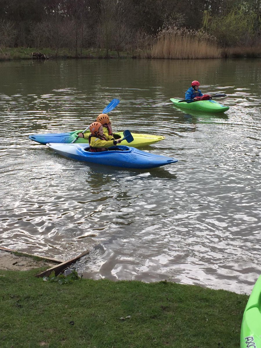 ArnotStMary's tweet image. All aboard the kayaks! 🛶#FunOnTheWater #PGLfun #BoreattonPark @PGLTravel