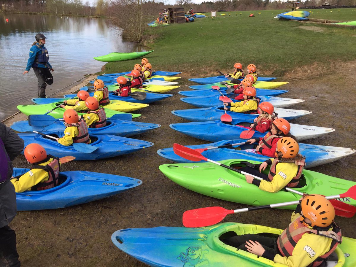ArnotStMary's tweet image. All aboard the kayaks! 🛶#FunOnTheWater #PGLfun #BoreattonPark @PGLTravel