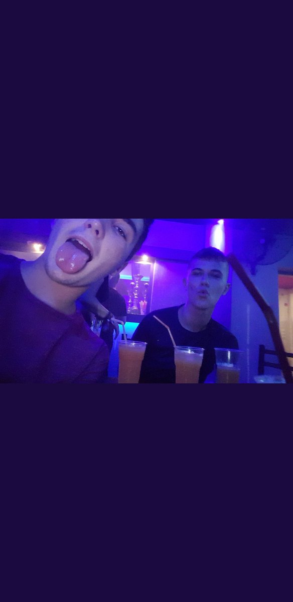 cammy1610's tweet photo. happy birthday @AndyyyT hope you have a good day and I'll see you tonight #angmo ❤ https://t.co/FJZjQtey8s