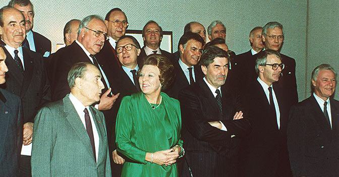 Rinaldi_euro's tweet photo. Indovinello? Il 7 febbraio 1992 a Maastricht è stato firmato il trattato costitutivo l’Unione Europea. C’era il premier spagnolo Felipe González Márquez o no? Caccia aperta! @claudioborghi https://t.co/Xzx9aovD6r