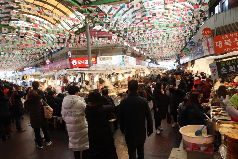 韓国・ソウルで、新鮮なユッケとレバ刺しを食す！　play-life.jp/plans/26044　♯レバー　♯レバ刺し　♯ユッケ　♯ソウル　♯韓国　♯市場