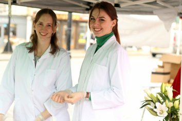 @OxfordshireLEP @CulhamSC <a href="/BritSciAssoc/">British Science Association</a> <a href="/ScienceWeekUK/">British Science Week</a> @beisgovuk <a href="/HMGLondonSE/">HM Government London & South East</a> Interested in Apprenticeships? Come along to #ATOM19 Career's Fair <a href="/larkmeadschool/">Larkmead School</a> on Tue March 19, 4pm-6pm. Meet companies including <a href="/AirbusCareers/">Airbus Careers</a> <a href="/DiamondLightSou/">Diamond Light Source</a> @NHS_HealthEdEng <a href="/OxInst/">Oxford Instruments</a> <a href="/STFC_Matters/">Science and Technology Facilities Council</a> @tvpsouthandvale <a href="/UKAEAApprentice/">UKAEA Apprenticeship</a> and many more! atomfestival.org.uk/events/careers…