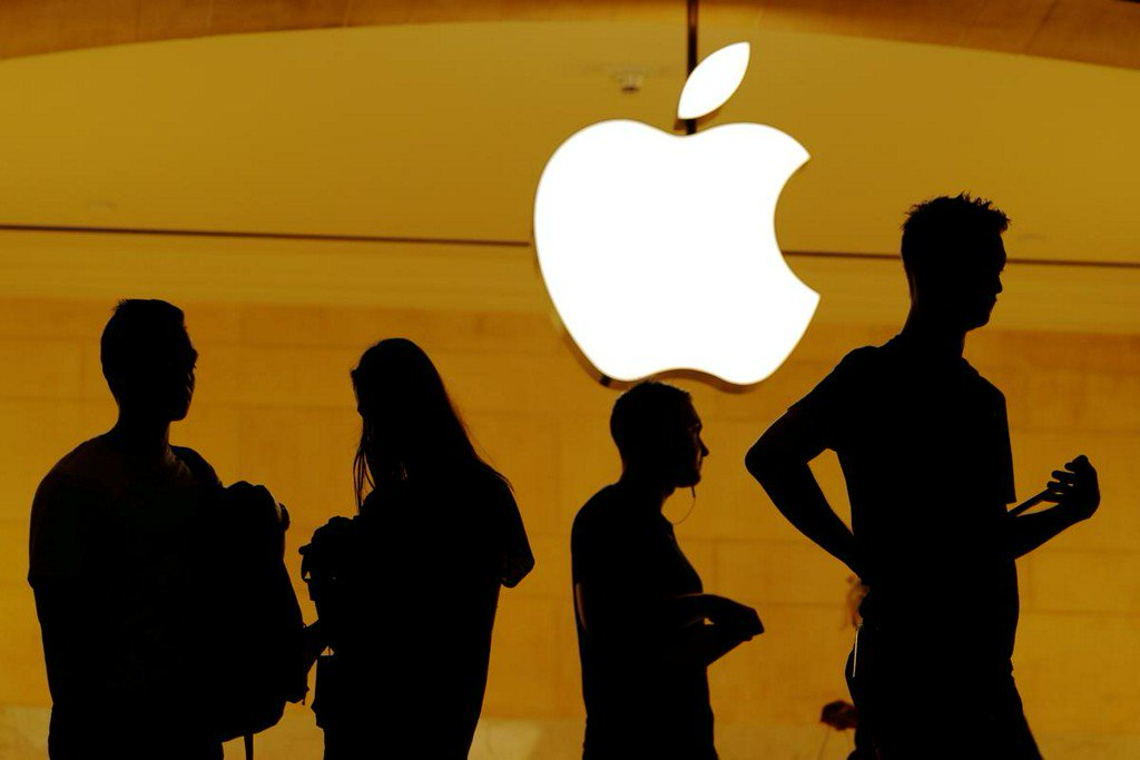 Reuters's tweet photo. Apple says Spotify wants benefits of a free app without being free https://t.co/ZvZ2Wny33J https://t.co/rDkgkeCcC2