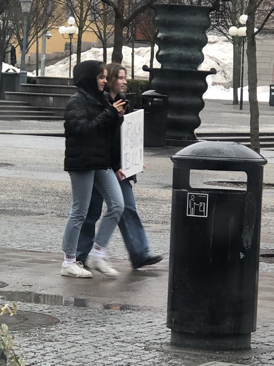 EmilB86's tweet photo. Tvåa på listan är denna.
”Fuck din bil”. https://t.co/BnL5bhl4bB