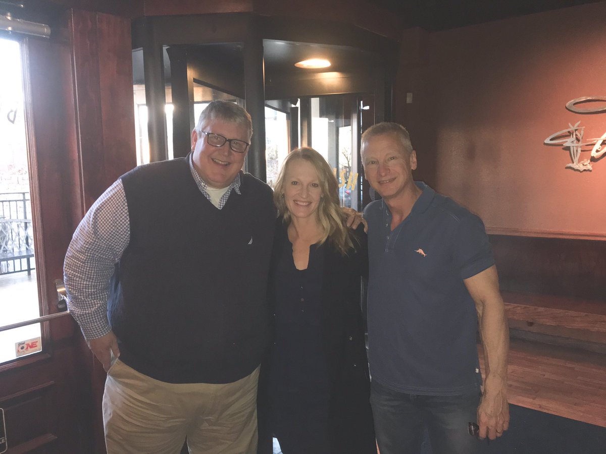 KevinFrye1's tweet photo. Business - and life - is about relationships. Mark Vickery understands this best, thank you for all of your hard work and support Mark! #wylerway #autonews #automarketing @MizzouVic @Lori_Wittman @VinSolutions @CoxAutomotive @bryancarguy @trho4des https://t.co/N4CaLc9ITi