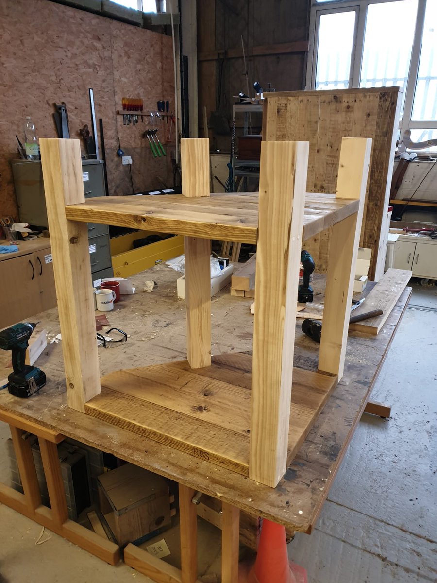 timber_yard's tweet photo. Today's #beinspired #woodworkingproject is an amazing #gamersdesk made by one of our own members of the team who used lengths of reclaimed softwood &amp; scaffold (which he probably collected in the first place), plus @RustOleum graphite grey chalk paint and @osmo_uk clear 3011 oil. https://t.co/3G8pC6DAfY