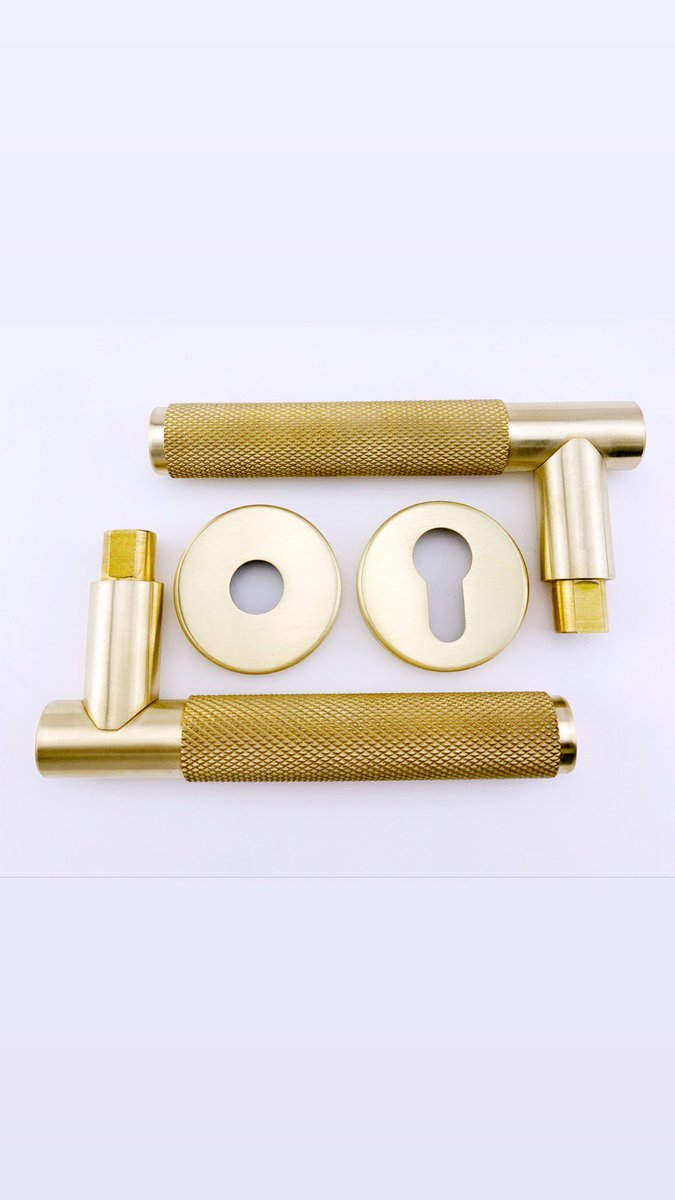 bellis_hardware's tweet photo. Knurled grip brass lever handle with rose and escutcheon.
#leverhandle #brasshandle #knurledgrip #dooraccessories #accessories #doorsandwindows #fixturesandfittings #brass #finishingtouches #homedecor #officedecor #hardware #madetoorder #bespokehandle https://t.co/OXfQw0nv2Q