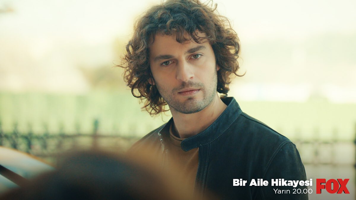 Hayatını yoluna sokmaya çalışan Berk, çabalamaktan yoruluyor! #BirAileHikayesi yeni bölümüyle yarın 20.00'de FOX'ta. fox.com.tr/Bir-Aile-Hikay… <a href="/birailehikayesi/">Bir Aile Hikayesi</a>