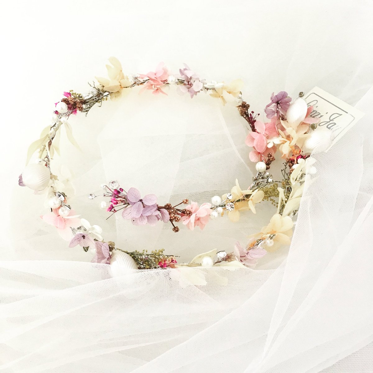 Get floral inspired by our LP716 hair vine ready for Spring 🌸 linzijay.com/floral-hair-vi…

#linzijay #brides #weddings #hairstyle