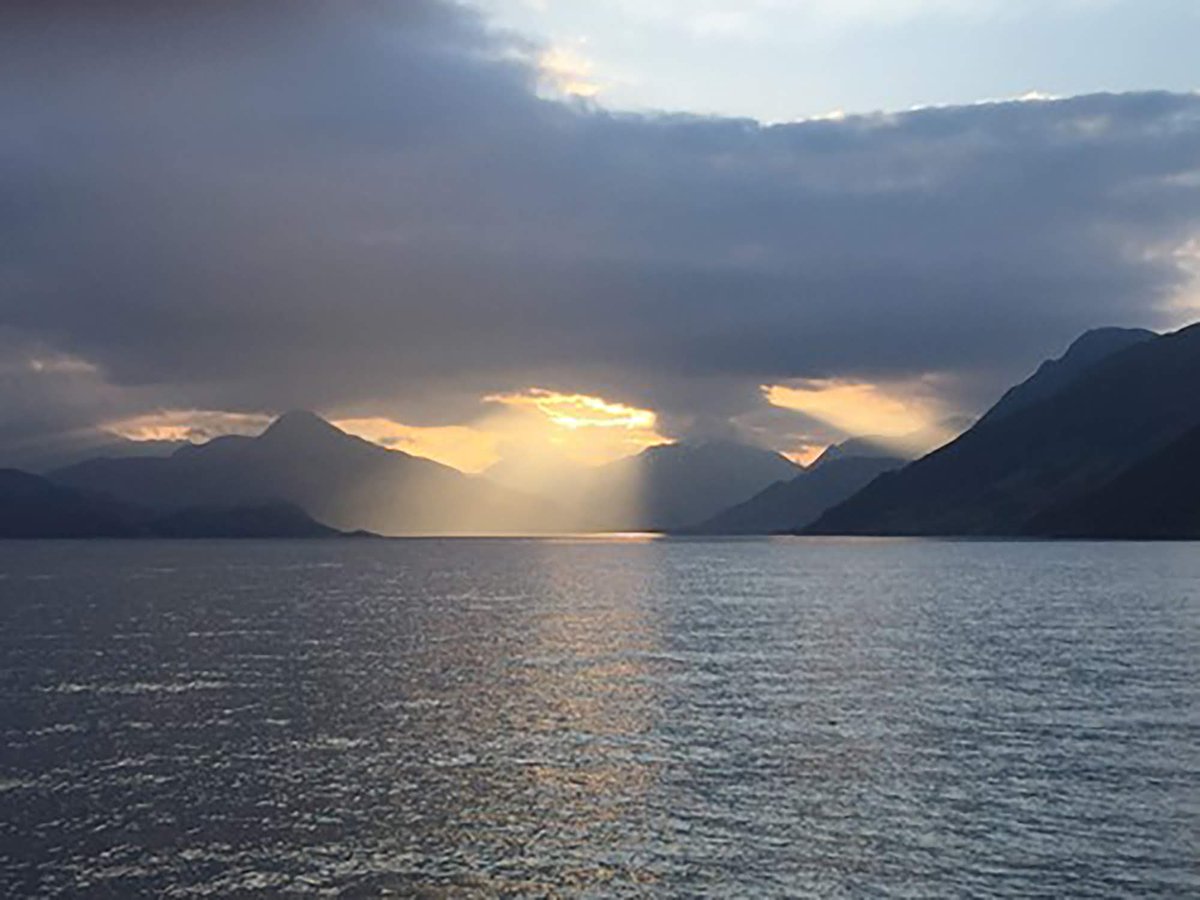 sailscotland's tweet photo. Have YOU ever explored "Scotland's last true wilderness?"
Discover its secrets and plan some #LegendarySailing at https://t.co/MxD7UezEVh
๐ Knoydart
๐ธ Simon Morton https://t.co/dAi4w35HIZ
