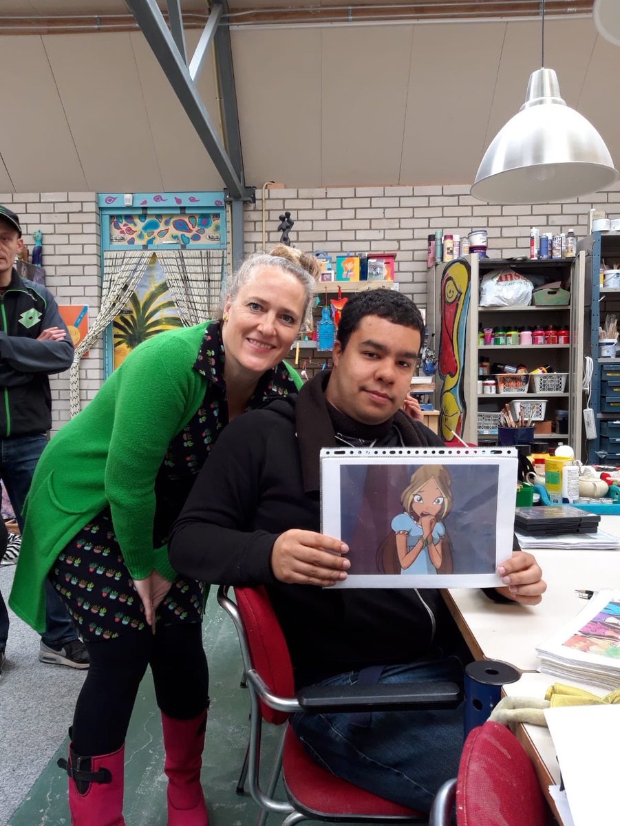 En er werken vandaag ook vrijwilligers bij <a href="/atelier93/">ちんこまんこ</a>