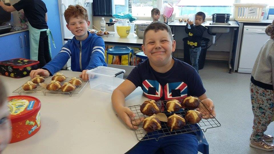 We're BACK! 🎉🍰💪 As promised, we are extremely excited (or should that be egg-cited?) to announce our upcoming Easter workshops! Join us <a href="/Gatewaysschool/">Gateways School</a> on Thurs 18 April &amp; @HLCNews on Tues 23 April bit.ly/2HB3SFi #Harrogate #Wetherby #Leeds #Easter