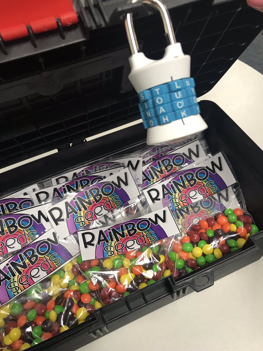 MsSnydersClass's tweet image. All we need is a little luck to find our rainbow seeds! #HappyStPatricksDay #unlockthelearning