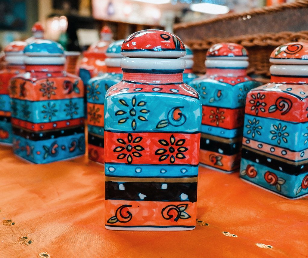 Present_Comp's tweet image. Store your spices in something bold with our hand decorated ceramic spice jars! They've got a soft close seal for keeping your spices fresh for as long as possible! Available on the website as part of our own #FairTrade range! #spiceupyourlife #handpainted #ethicalgifts