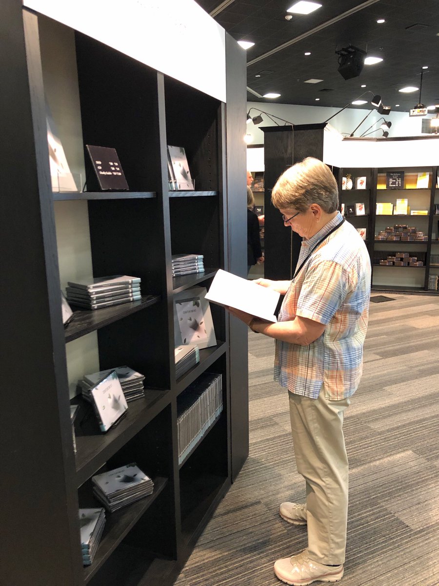 So many books so little time. #ligcon