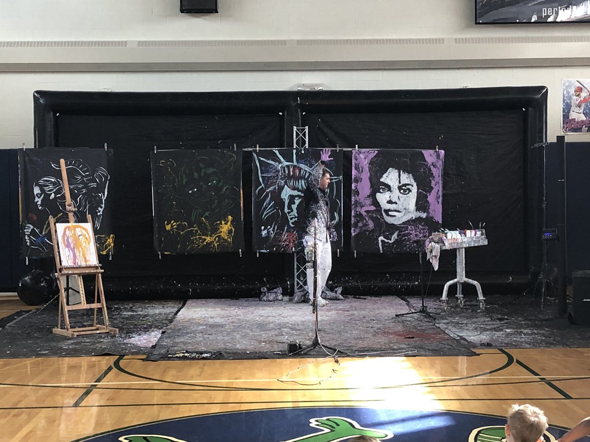 DrBalintfy's tweet photo. Great Day today at LE having @tomvarano present Emotion into Art. Remember LE -  B.I.G. Dreams. #WeAtLE #LEtheFamily https://t.co/MiZLxkkIro