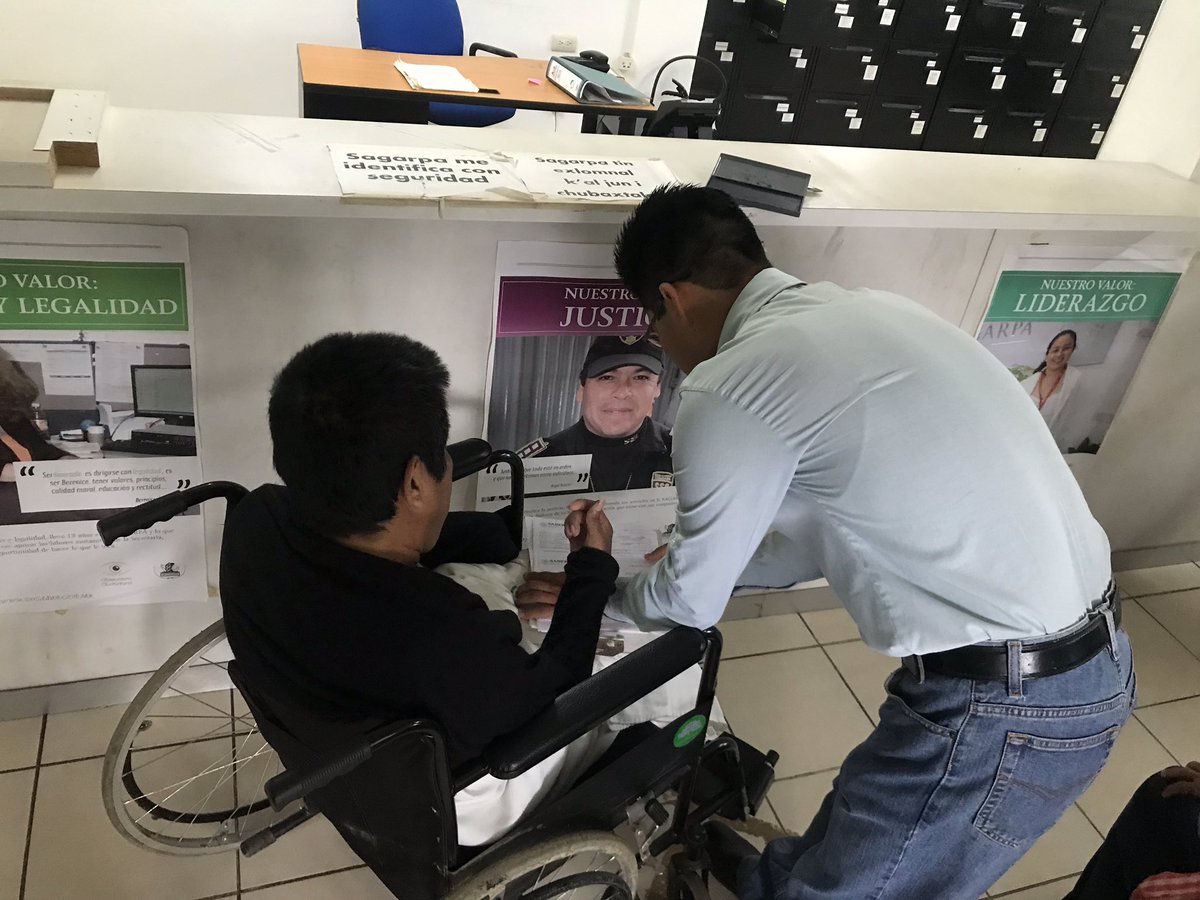 ASHTLA's tweet photo. La capacidad de resilencia es la que te hace fuerte en los momentos adversos de la vida laboral, que importa si tienes que trabajar el doble, cuando lo haces con pasión, con empeño, cuando tus principios te dictan ser honesto, ser servidor público es un orgullo. https://t.co/Bj1aZBTXVc