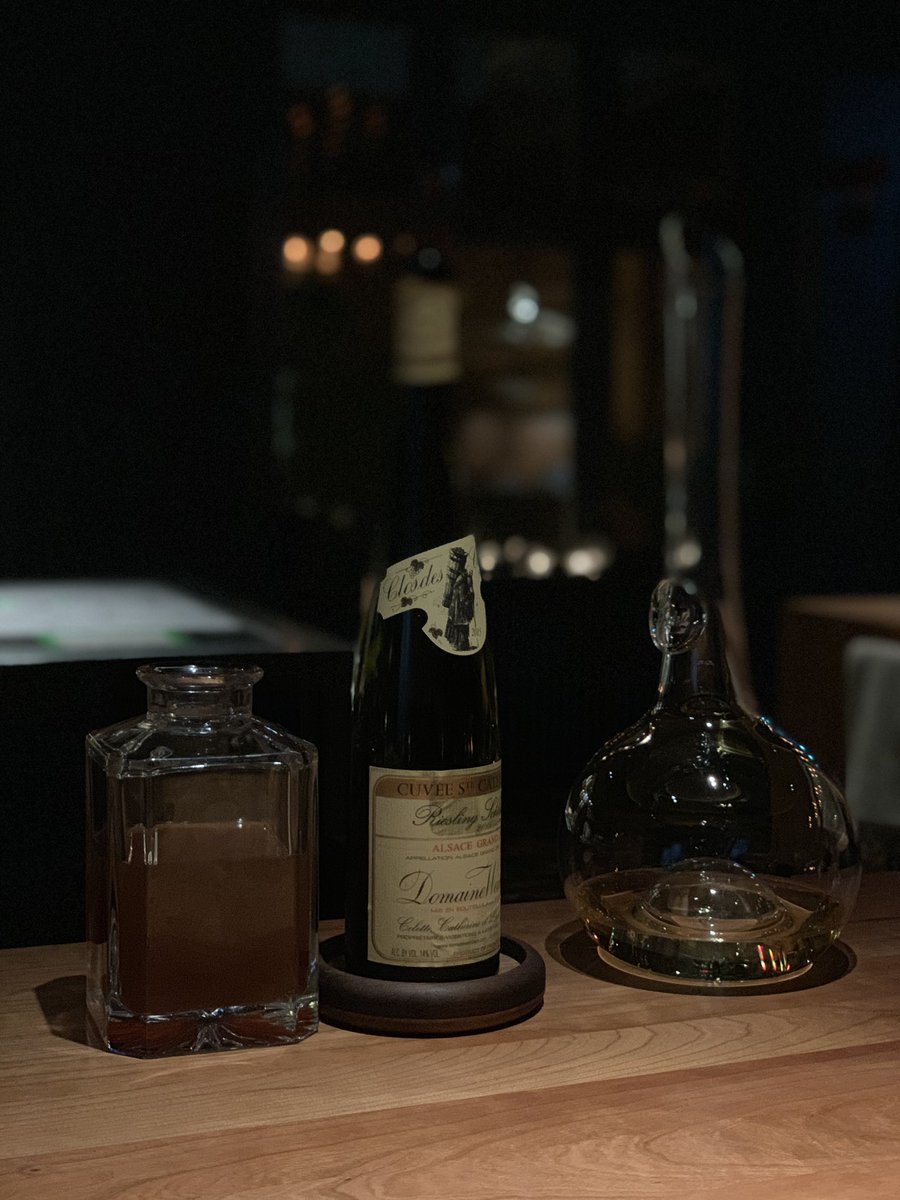 HAMI_miharu's tweet image. 食事に合うノンアルコールドリンクコースを頼めて、料理に合うジュースが出される。それが最高だった。料理に合うジュースでここまで楽しめるとは、味が事細かく計算されている。

アルコールと専用ジュースのミックスコースもある。日本酒も出されてた。

#Frantzen #Stockholm