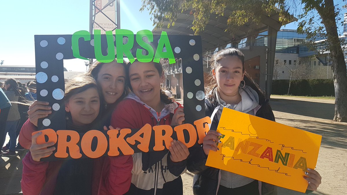 Patricia_mdc's tweet photo. Matí ple de solidaritat pel projecte d'enguany de #Prokarde: l'escola infantil a Tanzània! #Somescolasolidaria @escolamdcprat https://t.co/EVlpU2slA1