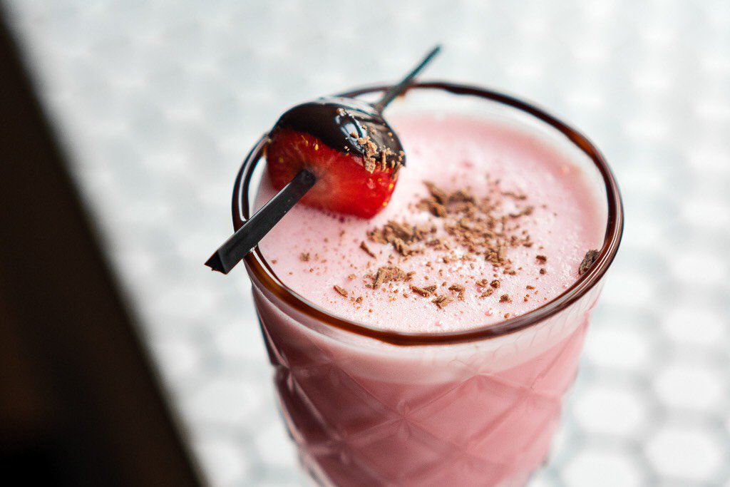 DesignMyNight's tweet photo. 10 unmissable things to get up to this Spring, from visiting London's only chocolate cocktail bar to trying some smashing vegan food @fullnelsonse8 @thechocolatecc @cocktailsinthec https://t.co/bRGkbfWYr3 https://t.co/ZG4b0ovnbU