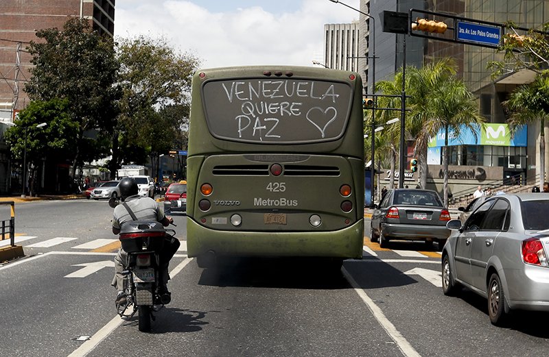 AA ends #Venezuela flights, meaning no more major U.S. carriers fly to the country. More here: bit.ly/2XTEkbY