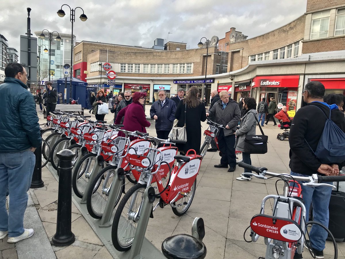 Thank you to @Bruneluni for hosting a brilliant launch event for Santander Cycles! We are proud to be a sponsor of #BrunelBikes and they are certainly proving to be extremely popular in Uxbridge 🚲