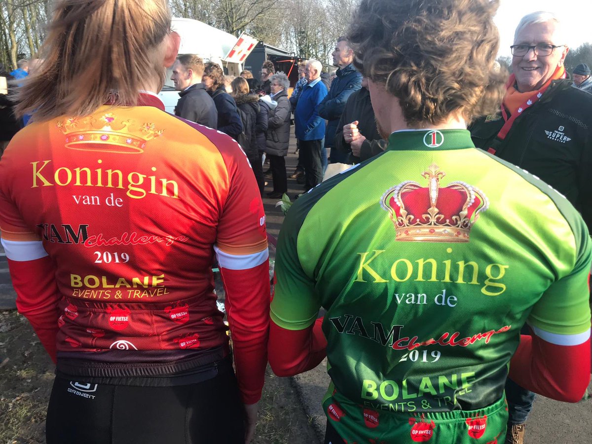 ProvDrenthe's tweet photo. De eerste échte bergkoning en koningin van #Drenthe! 🚴🏼‍♀️

De snelste beklimmers van de Col du VAM: Bram Koeweiden (1:17) en Elke Oude Weernink (1:52), gefeliciteerd! 

Pak je fiets en zet zelf je eigen record! #VAMchallenge #bergtrui @UCI_cycling @OpFietseDrenthe https://t.co/srZNQj9rhC