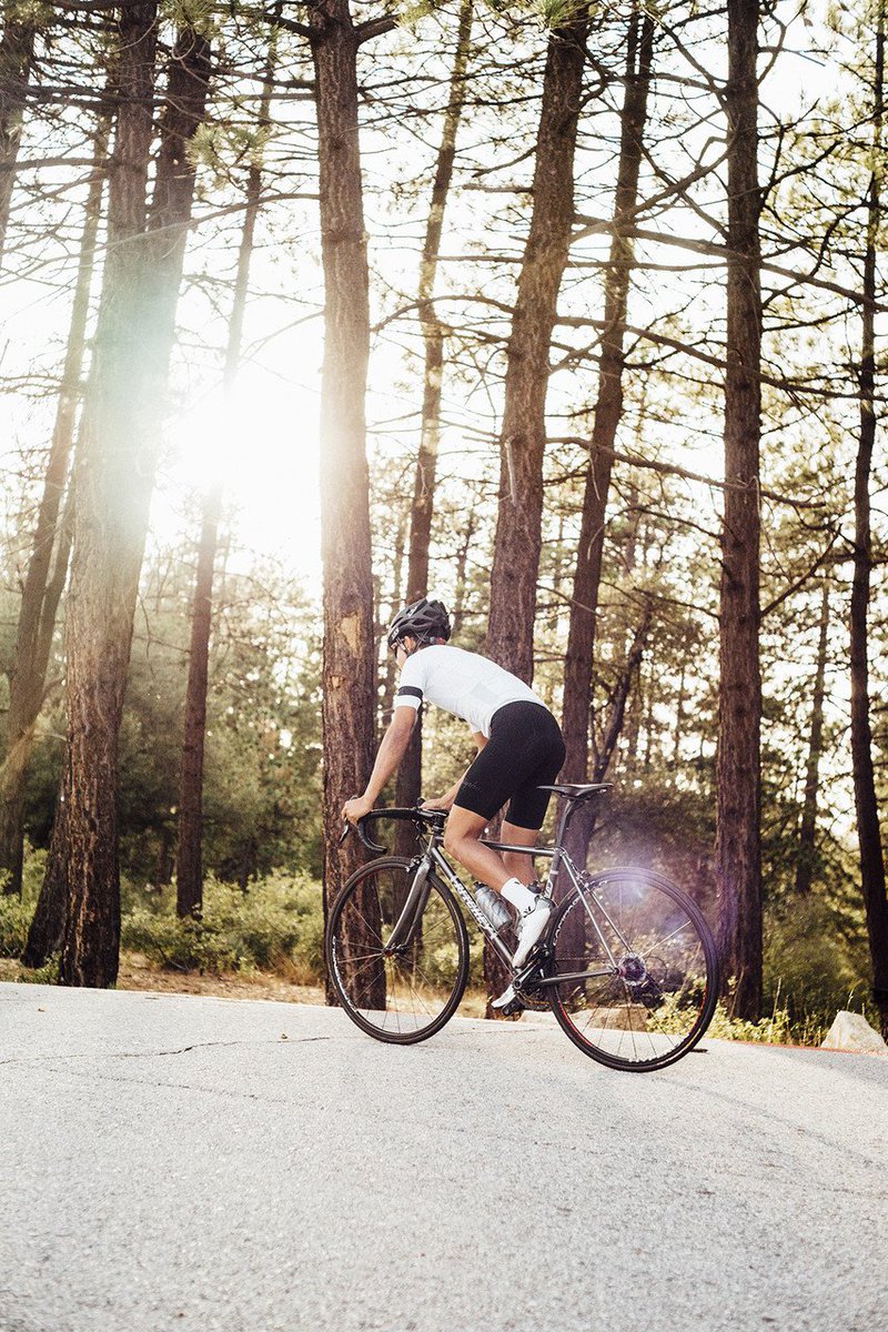 Mornings dragging you down? Though hard to believe, a #workout will genuinely increase your #energy levels.😴🌞