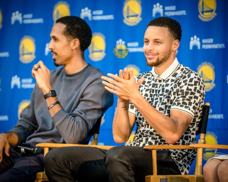 LetsGoWarriors's tweet photo. Some pics including Steph Curry and Shaun Livingston from #GenerationThrive announcement, ICYMI...

📱: https://t.co/Qk8QAagJwf

📷: https://t.co/8200NNoBAK https://t.co/XetZSCXNie