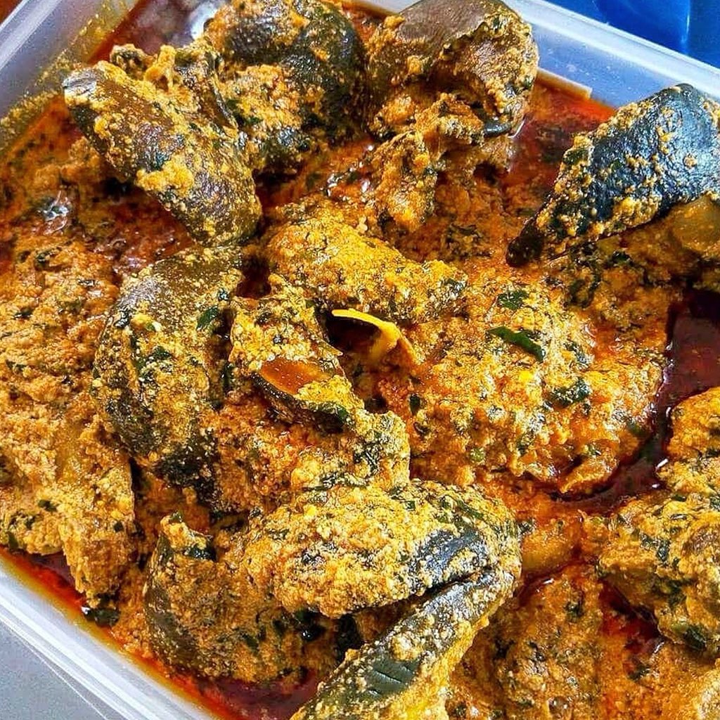 eazikitchen's tweet photo. Egusi soup with very big snails, cow legs and beef, with dried fish and small small ponmo.  If you want this send a dm to place an order for yourself, family and friends... #Ronaldo  #Barca #KingStitch #Egusisoup https://t.co/wYkbrSg8R0