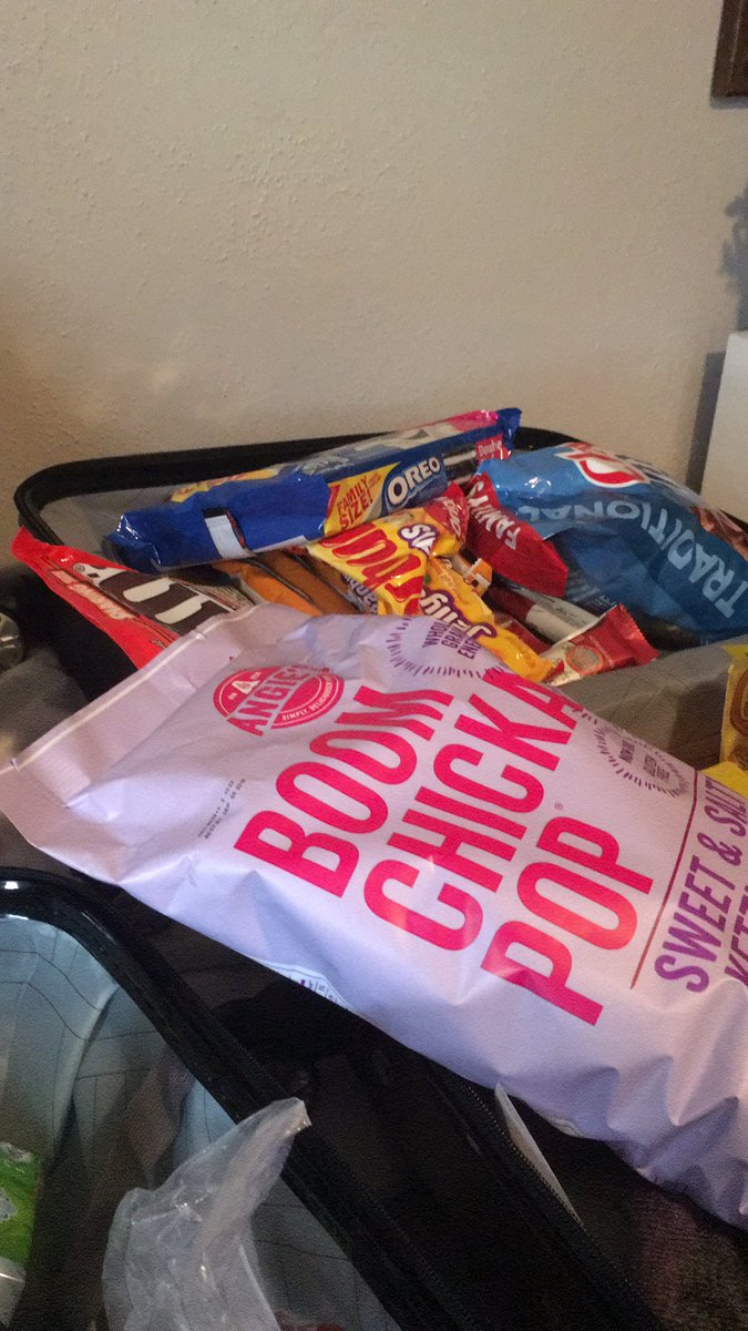 emiliezingale's tweet photo. When you’re going to Europe meet your best friend who teaches in Africa, you bring the necessities.. #SundayNeedsToGetHere #MaybeTheyWillUpgradeMeToFirstClass #ProbsNobs https://t.co/LSRWTtS0KF