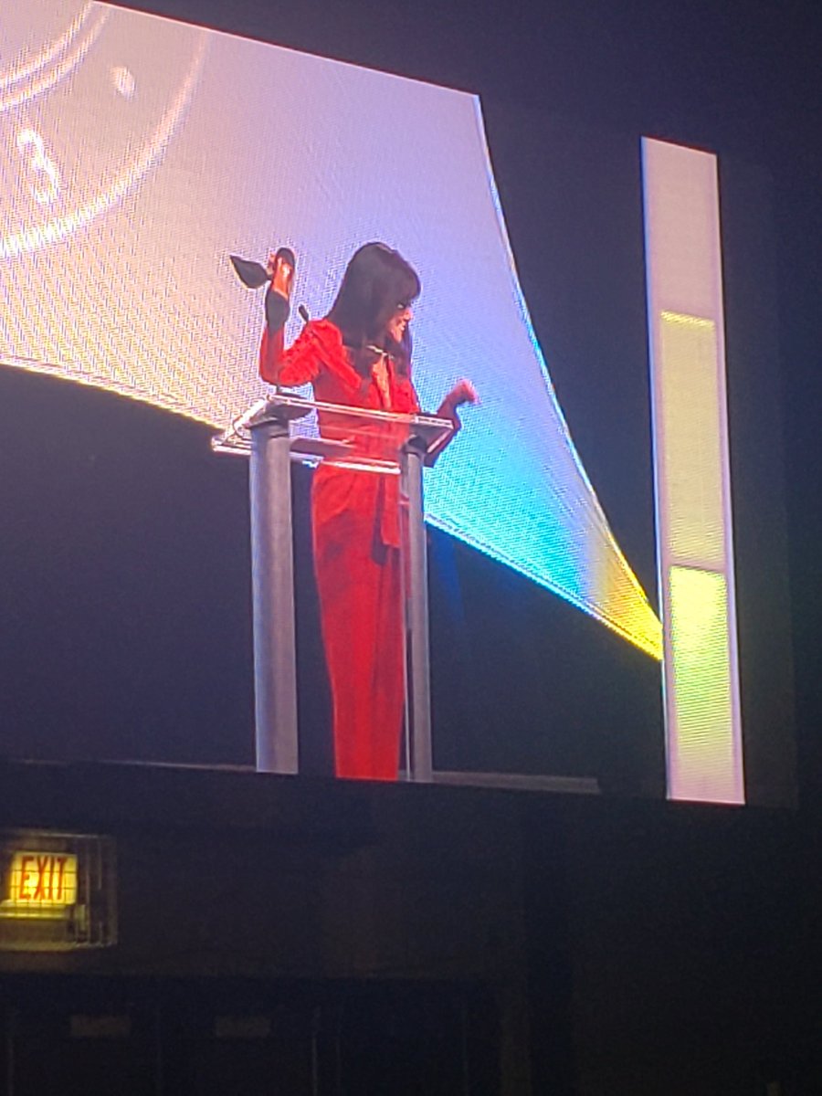 melizjoseph's tweet photo. #wsummit2019 keynote speaker! Amazing. https://t.co/l0y27iNNEZ