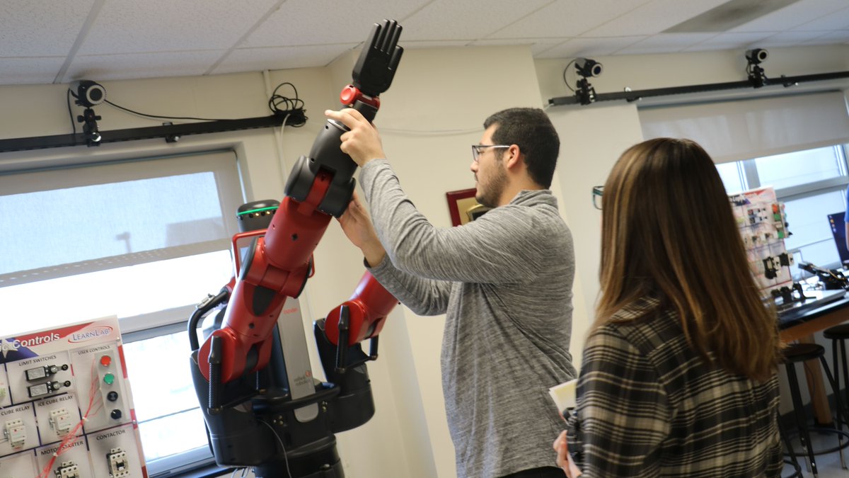 WidenerUniv's tweet image. Welcome to the Alan J. Criswell (&apos;82) Robotics Engineering Lab! This innovative lab features state-of-the-art #robotics technology that will prepare students for future #engineering challenges #WidenerEngineering

📷 : bit.ly/2HmzmiV
More info ➡️ bit.ly/2FderMR
