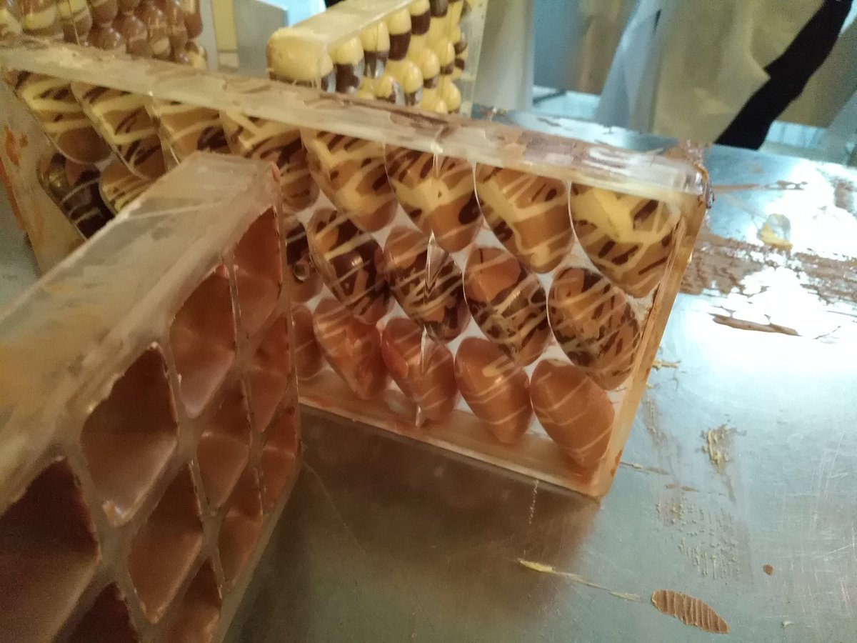 Zo leuk! Zelf bonbons maken tijdens een workshop bij #olalachocolade  #localhero #Dordrecht