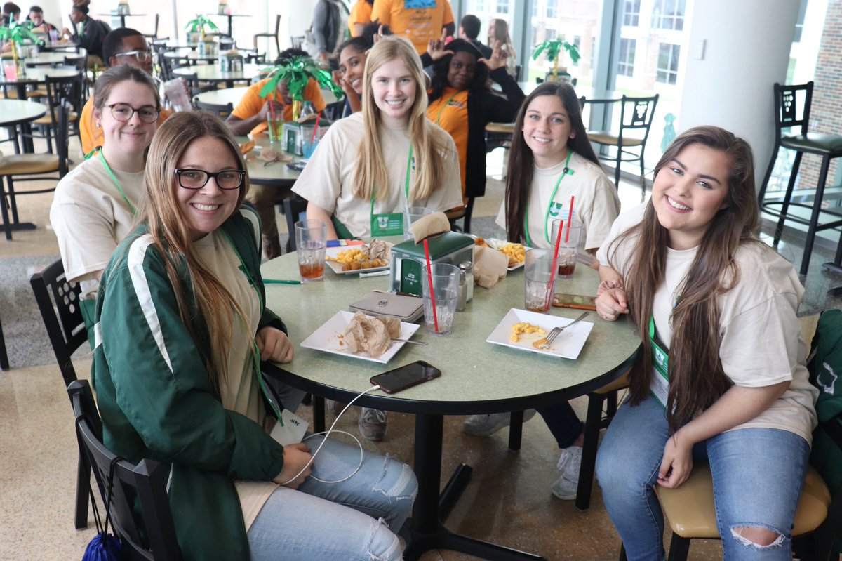 SLUEvolveU's tweet photo. It’s lunchtime in the Mane Dish! 

Our conference attendees are having the opportunity to eat in our state-of-the-art dining facility. 

Fun Fact: In 2016, Southeastern was ranked the best campus food program in the State of Louisiana! #AreYouReadyToEvolve https://t.co/WsoyJ7xSgr