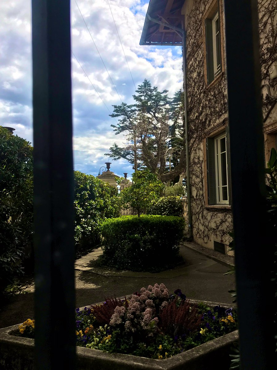 MarineFino's tweet photo. First week at @MaisonOgier 💼 #work #wine #chateauneufdupape #marketing https://t.co/Y6ge4oKMft
