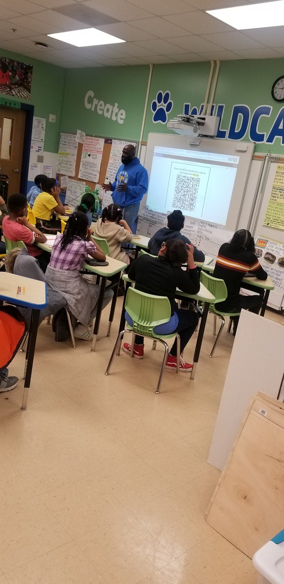 ecwestwildcats's tweet image. What a great opportunity for our 5th grade Wildcats to meet and speak to @PrincipalFelipe from @BearCreekMS! This is an excellent way to ensure students have a smooth transition into middle school!! #BuildingAstrongCommunity #StudentsMatter #FutureBEARS @jenniferwburton @MeekerAP