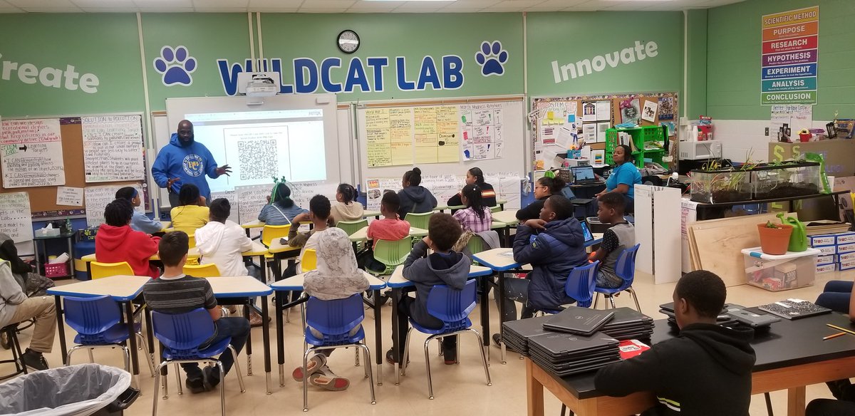 ecwestwildcats's tweet image. What a great opportunity for our 5th grade Wildcats to meet and speak to @PrincipalFelipe from @BearCreekMS! This is an excellent way to ensure students have a smooth transition into middle school!! #BuildingAstrongCommunity #StudentsMatter #FutureBEARS @jenniferwburton @MeekerAP