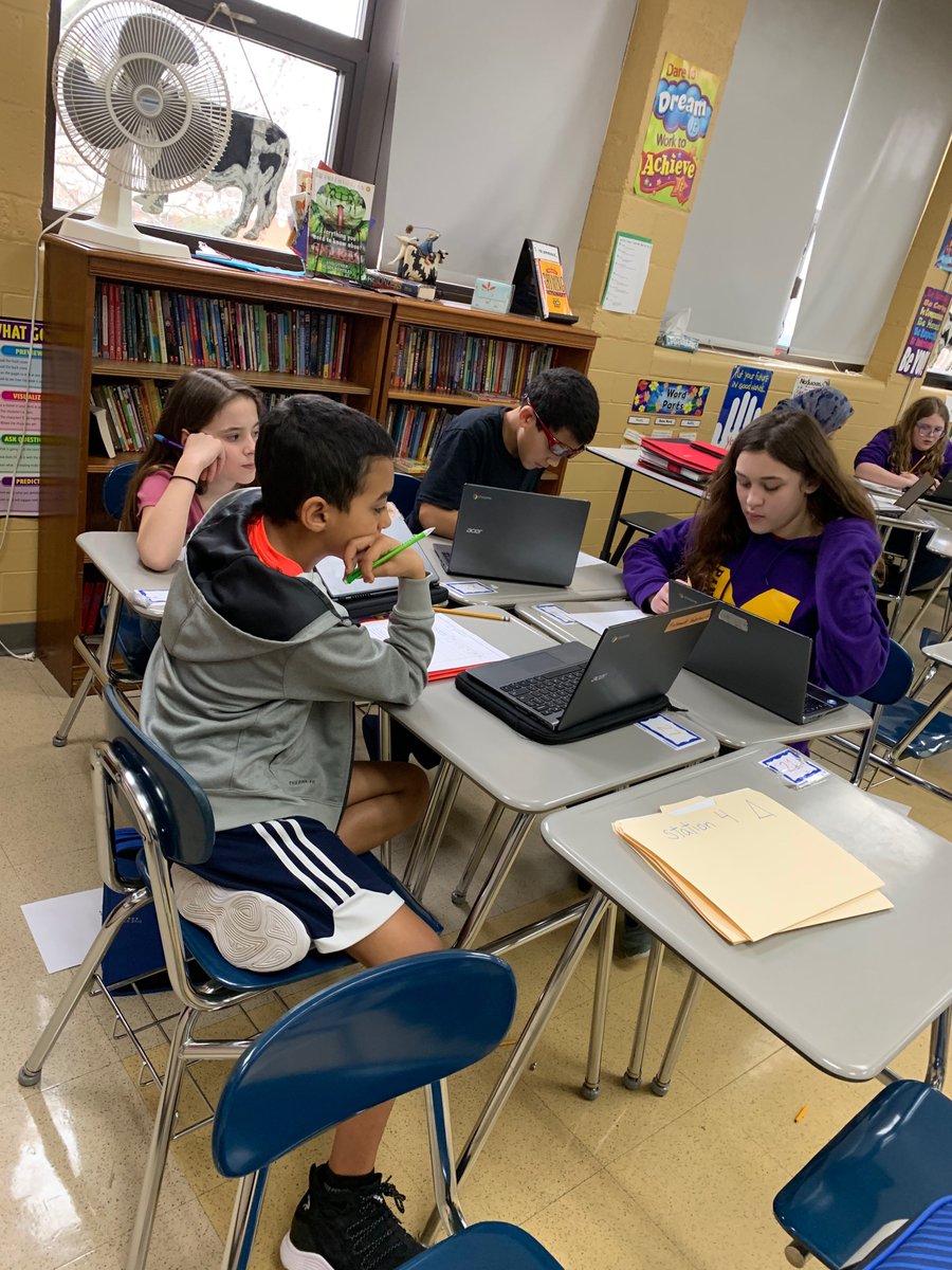 LoriBolone's tweet photo. Lots of Literacy S T R E T C H observed within this station rotation lesson yesterday! 

An Academic Language/Collaborative Conversations jackpot!
sketchnoting,
annotating, 
read aloud
Conferencing --- TEXT &amp; Responsiveness centered! @maumee_schools @mssmithreading @mshaferMCS https://t.co/gm6WGEewMD