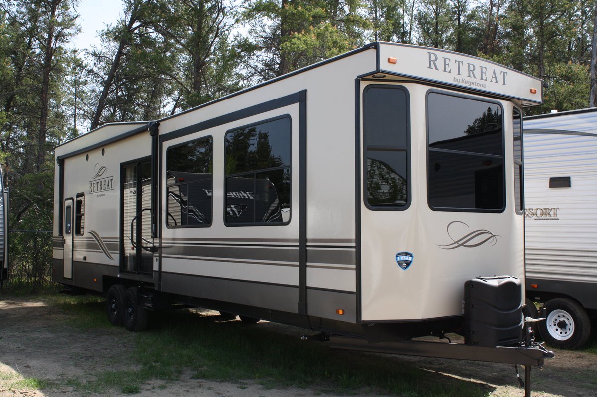 KBRVCenter's tweet photo. π 60+ NEW Trailers on the Lot! Come βοΈβοΈβοΈ them out!
#destinationtrailers
#fifthwheels
#traveltrailers
#teardropcampers
#toyhaulers
#sandpiper
#durango
#apex
#dellaterra
#northtrail
#hideout
#retreat
#nucamp
#impact
#gulfstream
#bemidjirv https://t.co/fIZ1Ikhfl2