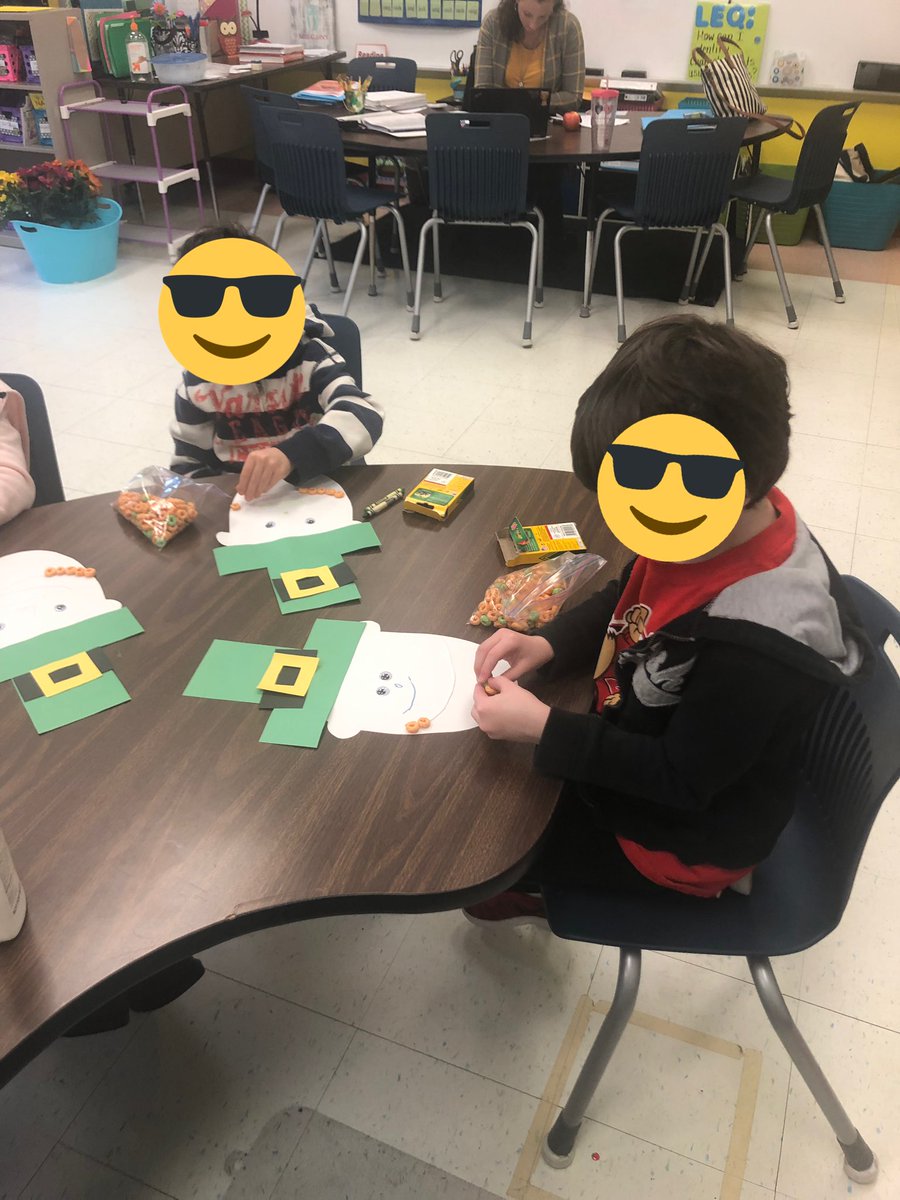 MissMonighan's tweet photo. First Grade caught some leprechauns today! #HowToCatchaLeprechaun #StPatricksDay #ReadAloud #bearsba https://t.co/cseppqumhX