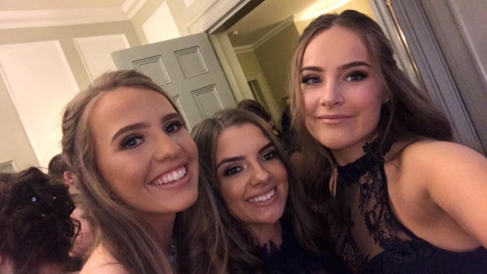 HopeChristie1's tweet photo. Happy Birthday Maeg! Can’t believe you are 19 now, seems like only yesterday that you were 18! Have a great day, love you and miss you! 💜💜 @maeghanelrick_ https://t.co/1914Ks55Ay