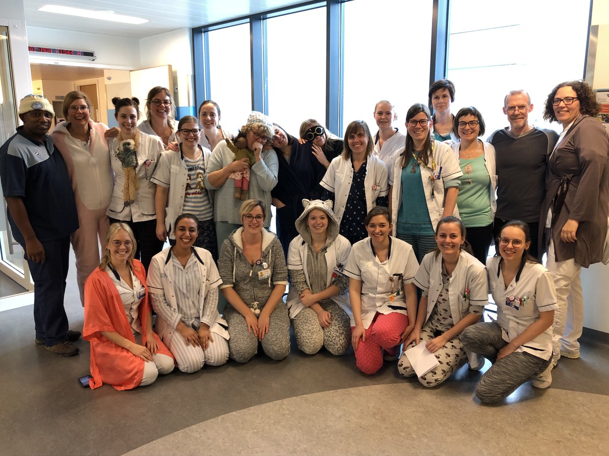 uzgent's tweet photo. De medewerkers van de dienst 'Hemato-oncologie en stamceltransplantatie kinderen' op de #Nationalepyjamadag. In pyjama 😉Uit respect voor onze patiëntjes die vaak school volgen via @BednetBE. https://t.co/ylLimSIb34