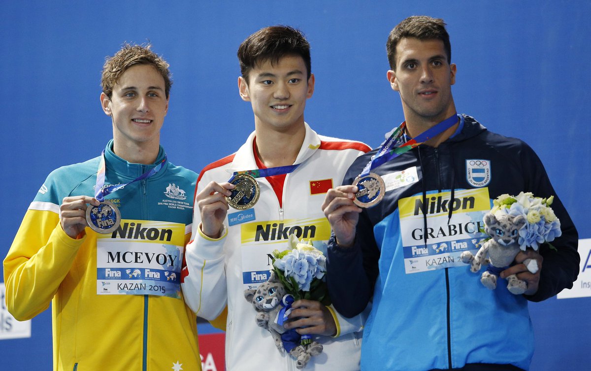 fercicutti's tweet image. Mirá este podio en los 100 libre del Mundial #Kazan2015 casi 4 años después...
🥇 @ningzetao 🇨🇳 ya se retiró
🥈 @CameronMcEvoy 🇳🇿 y 🥉 @GrabichFederico 🇦🇷 hoy se entrenan en el mismo lugar 🤔 ¿Por qué? 👉 swimswam.com/el-nuevo-plan-…