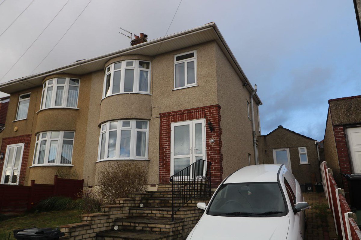 FishpondsHaart's tweet photo. Situated in heart of Hanham, this extended three bedroom period property with three reception rooms offers plenty of space for all the family.
https://t.co/anL734mWig https://t.co/ONzIBbPcPU