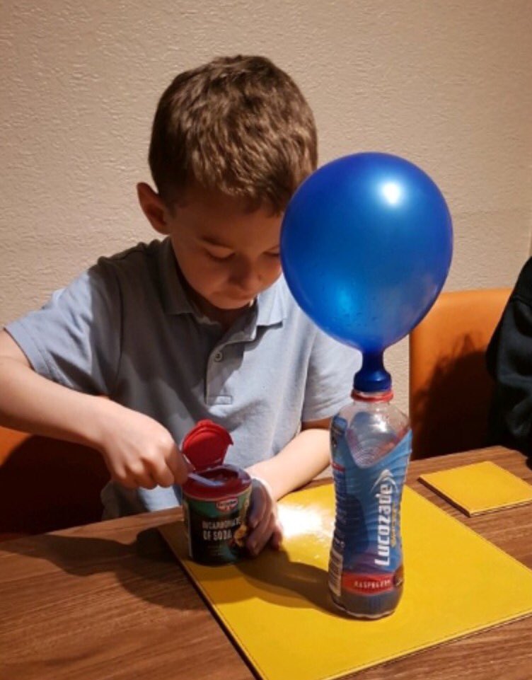AHPA_Year1's tweet photo. Tom had lots of fun at home doing his experiment for #AbbeyHeyScienceWeek , Bicarbonate of soda and white vinegar! https://t.co/s9HFmbvwUB