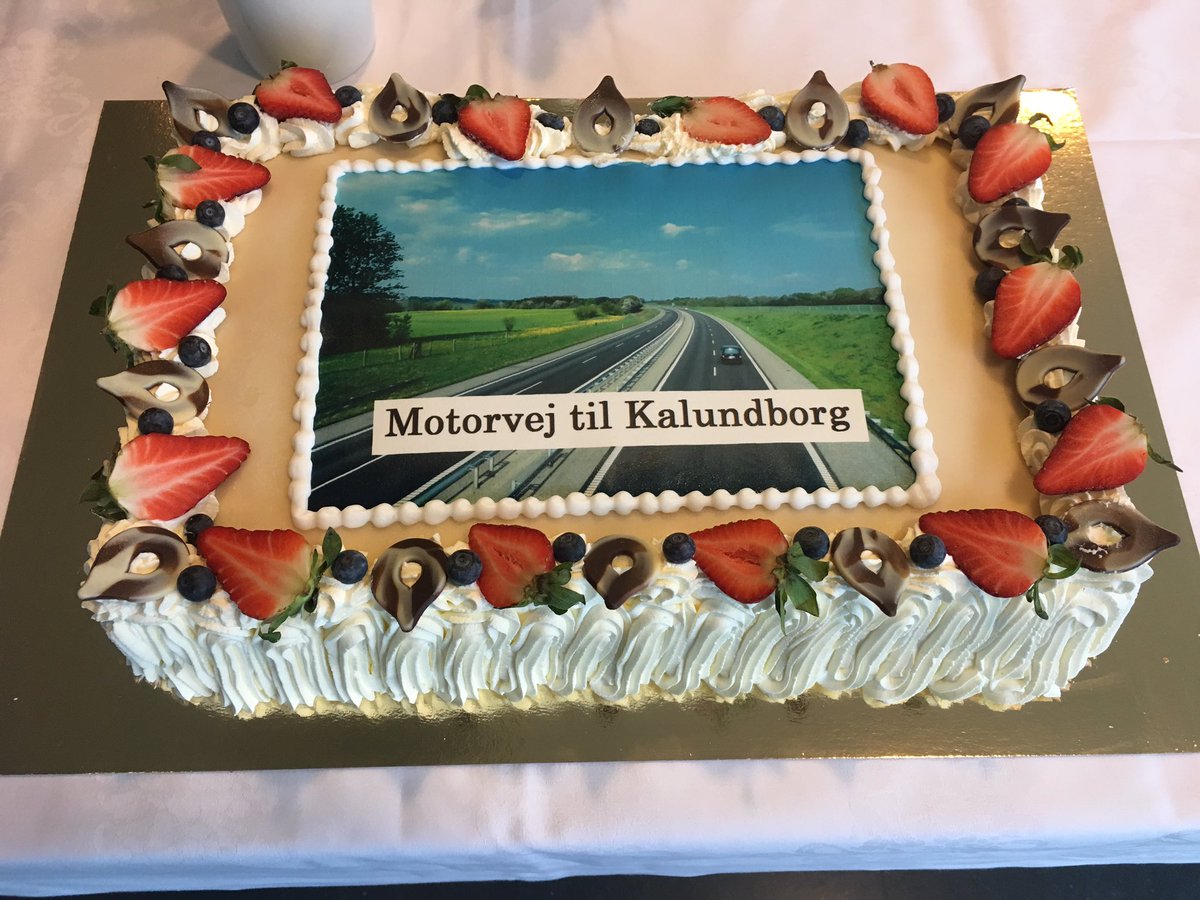 TRM_dk's tweet photo. .@olebirkolesen og @jacobjensenMF mødtes i dag med @novonordisk samt repræsentanter fra industrien og uddannelserne, hvor de satte fokus på behovet for en 3. etape af Kalundborgmotorvejen #dkpol #dktrp https://t.co/Idm3bWAFVe