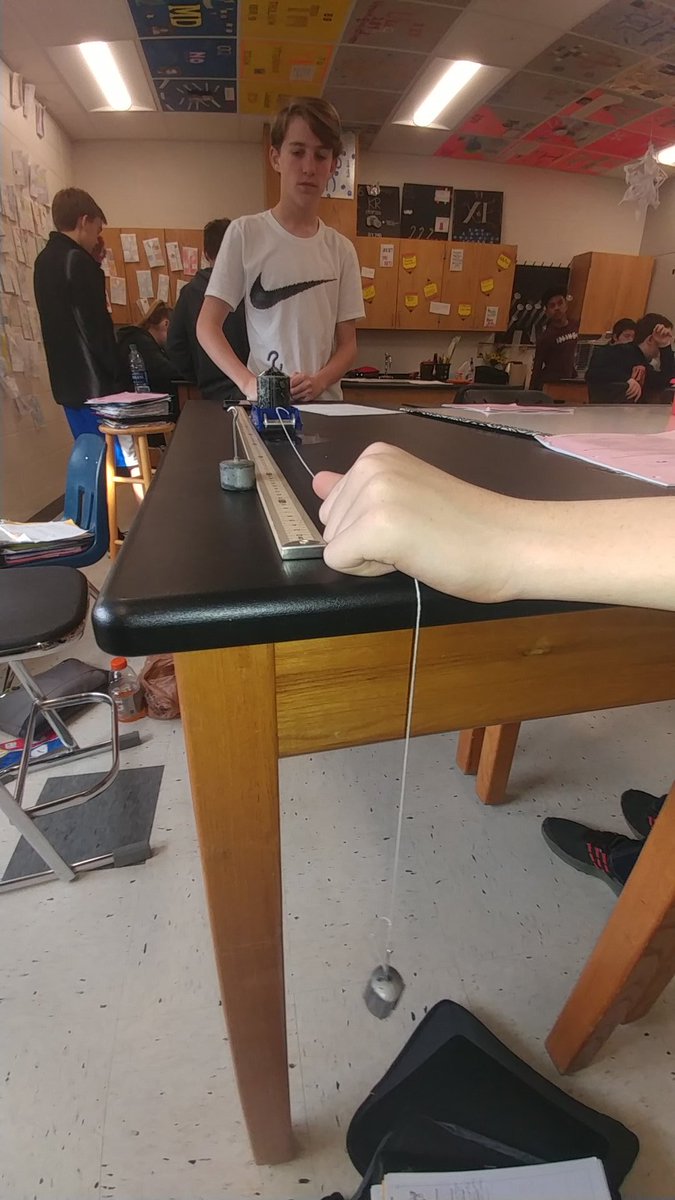 EZAVID's tweet image. Acceleration, mass, &amp;amp; speed OH MY! It's lab in science today #myscienceclass #ACPS @henleyhornets #inquiry