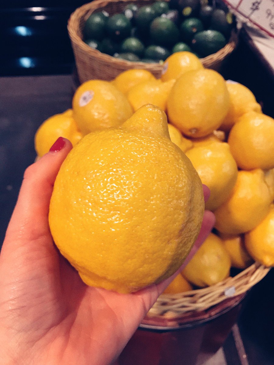 Squeeze the day🍋

#cherrypit #yyc #lemon